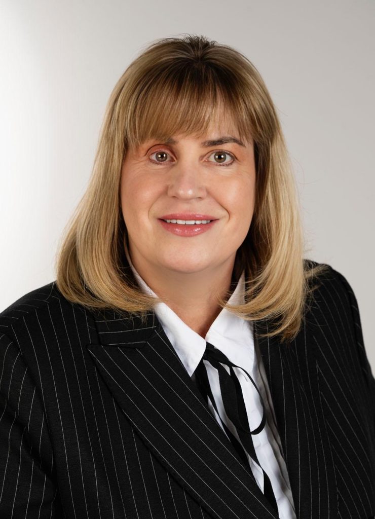 Frau mit blonden Haaren